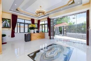 Villa 10 Room 100M Go To Beach Vacation rental in Vung Tau