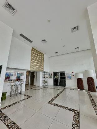Azure North Studio, free WiFi, PrimeVid, Wave pool Apartment in Calabarzon