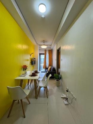 Lemon Room S Residences RM 1419 by Prime Stay MOA Vacation rental in Pasay