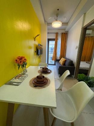 Lemon Room S Residences RM 1419 by Prime Stay MOA Vacation rental in Pasay