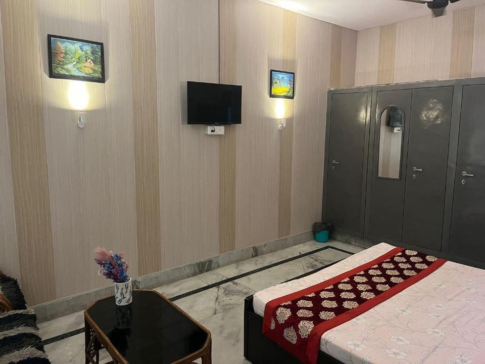 Baba Paying Guest House Hotel in Varanasi