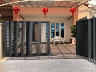 M54 House w electrical piano@9min Pavilion 2 Vacation rental in Federal Territory of Kuala Lumpur