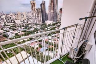 City View 2br in Makati XBOX 100mbps Netflix Vacation rental in Makati