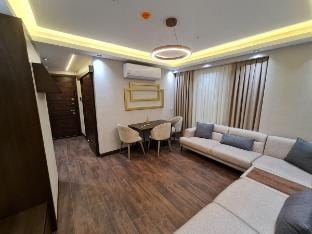 Iradah Gayrimankul  2+1 VIP  apt with balcony -A Vacation rental in Istanbul