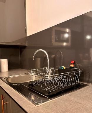 Brighton Getaway | By The Beach | Studio Apartment Vacation rental in Hove