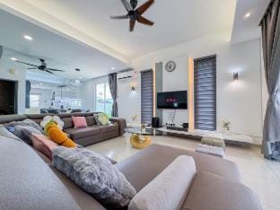 6BR Corner Partyhouse in Cheras | Wedding & Events Vacation rental in Negeri Sembilan, Malaysia