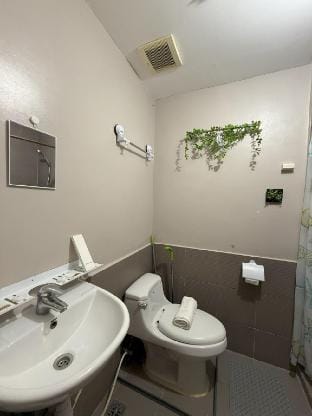 Studio condo unit near IT Park Vacation rental in Lapu-Lapu City