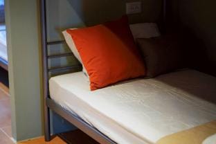 Nitra Hostel, 200m to Siriraj river ,grand palace Vacation rental in Bangkok