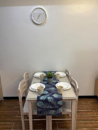 Sy-Bay Suites Condo Near Okada/Solair/MOA/COD/NAIA Vacation rental in Paranaque