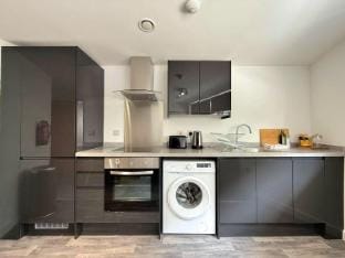 Central Sheffield 1-Bed Flat, Sleeps 3, City Views Apartment in Sheffield