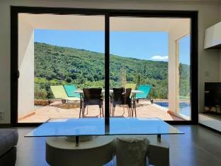 Casa Cidreira, Couzy villa with private pool Villa in Faro District