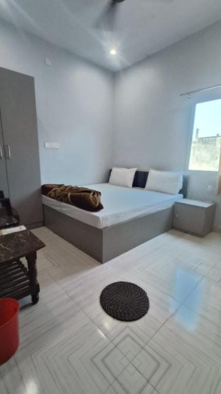 Goroomgo Shivashram Guest House Varanasi Hotel in Varanasi