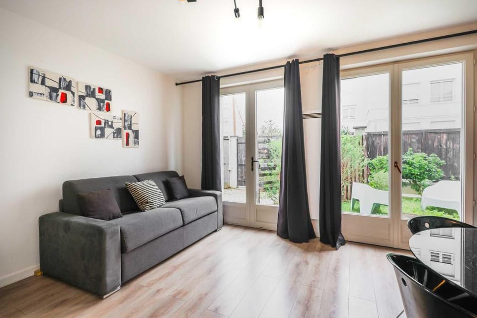 Amazing Duplex with Sauna 1BR/4P in  city of Orly Apartment in Île-de-France