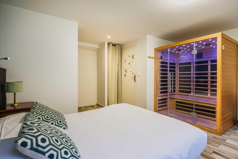 Amazing Duplex with Sauna 1BR/4P in  city of Orly Apartment in Île-de-France