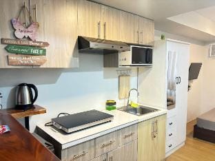 Comfy Studio @ Pine suites Tagaytay w/ Netflix Vacation rental in Tagaytay