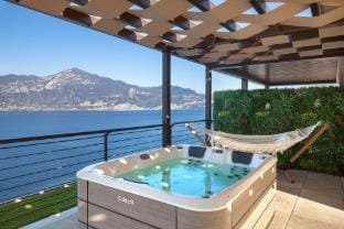 Wally’s Terrace Apartment With Pool Apartment in San Zeno di Montagna