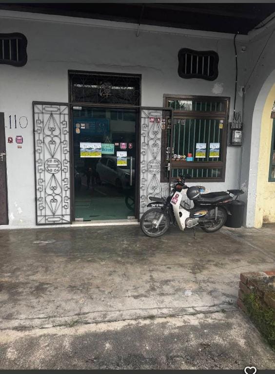Kembang kuntum lounge guesthouse  Bed and Breakfast in Perak