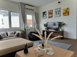 Zuzi Home To Ngoc Van , West Lake Vacation rental in Laos