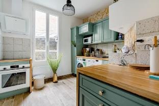 Biron Market at the Saint-Ouen Flea Market Vacation rental in Île-de-France