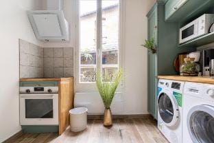 The Dauphine Market at the Saint-Ouen Flea Market Vacation rental in Île-de-France