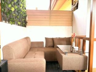 Cozy House With Mini Pool, Billiard, Karaoke, and Netflix Vacation rental in Quezon City