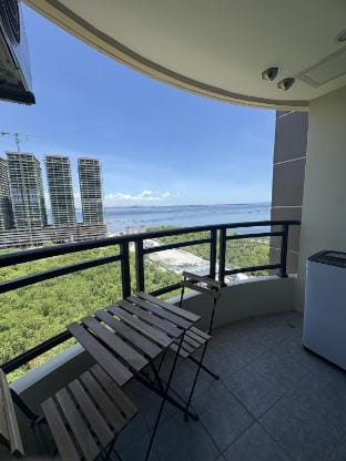 Sybaysuites Staycation Near Okada MOA NAIA COD Apartment in Paranaque