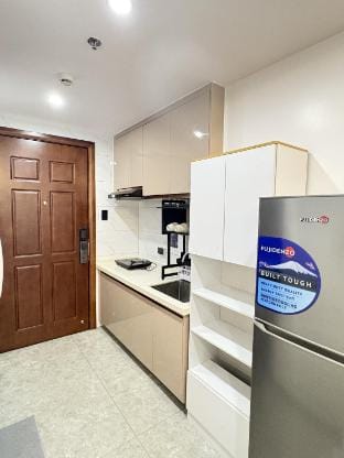 Sybaysuites Staycation Near Okada MOA NAIA COD Apartment in Paranaque