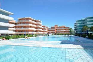Peaceful Oasis for 4 guestss - Pool, Comfort, and Nature Apartment in Bibione
