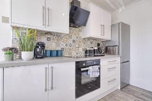 Beautiful Stylish 3 Bedroom house near to Rayleigh Vacation rental in England