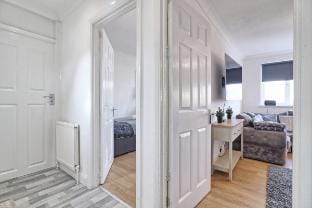 Elegant Retreat near Station, Pet-Friendly Vacation rental in England