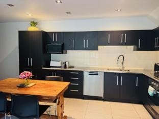 Modern Two Bedroom Home Vacation rental in Wellington