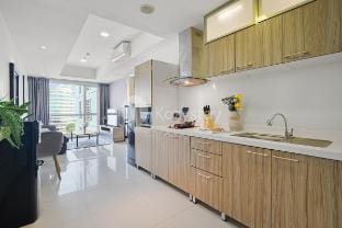 Mauvia by Kozystay - Kuningan Vacation rental in South Jakarta City