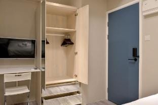 Prince Edward Luxury Studio *4B Vacation rental in Hong Kong
