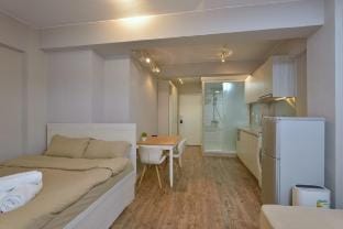 Jervois Luxury Studio *4B Vacation rental in Hong Kong