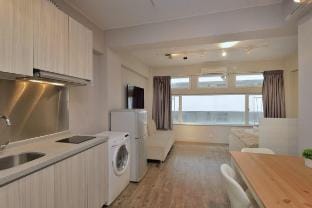 Jervois Luxury Studio *4B Vacation rental in Hong Kong