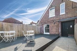 Bright 1 bedroom apartments near Farnham Castle Apartment in Farnham