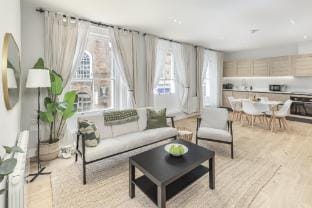 Bright 1 bedroom apartments near Farnham Castle Apartment in Farnham