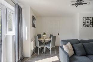 2 Luxurious Apartments with Free Parking near Chelmsford City Apartment in Chelmsford