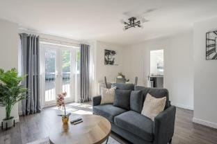 2 Luxurious Apartments with Free Parking near Chelmsford City Apartment in Chelmsford