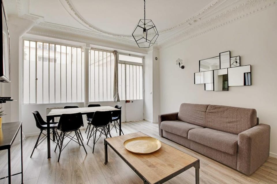 Magnificent apartment - 2BR/6P - Rochechouart Apartment in Paris