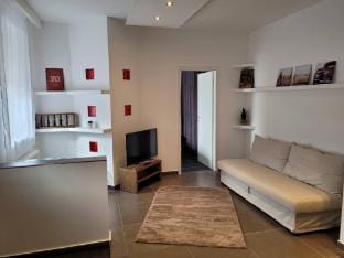 Lovely apartment in downtown with free parking Apartment in Hungary