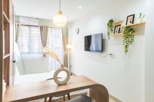 Spacious 1BR Studio Private Balcony & Cozy Netflix Vacation rental in Ho Chi Minh City