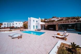 Mykonos Villa Sympatico  Private Pool   Sea Vistas Apartment in Mykonos, Mikonos 846 00, Greece