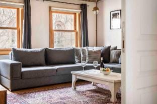 80 m2 Private Terrace up to 3 ppl by the Tower Vacation rental in Istanbul