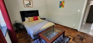 Leafy home in the heart of Linden with Pool Vacation rental in Sandton
