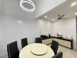YOLO5 3BR 12PAX CentralTown Netflix Vacation rental in Pahang, Malaysia