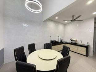 YOLO5 3BR 12PAX CentralTown Netflix Vacation rental in Pahang, Malaysia