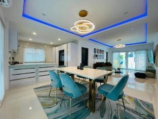 Villa TPSV 35 Modern 4BR with private pool Pattaya Vacation rental in Pattaya City