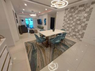 Villa TPSV 35 Modern 4BR with private pool Pattaya Vacation rental in Pattaya City