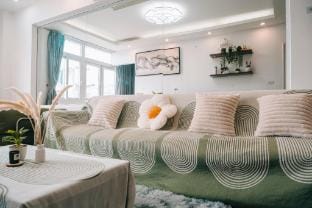 Westlake/15minstoOldQuater/SuperLocation/Balcony Vacation rental in Laos